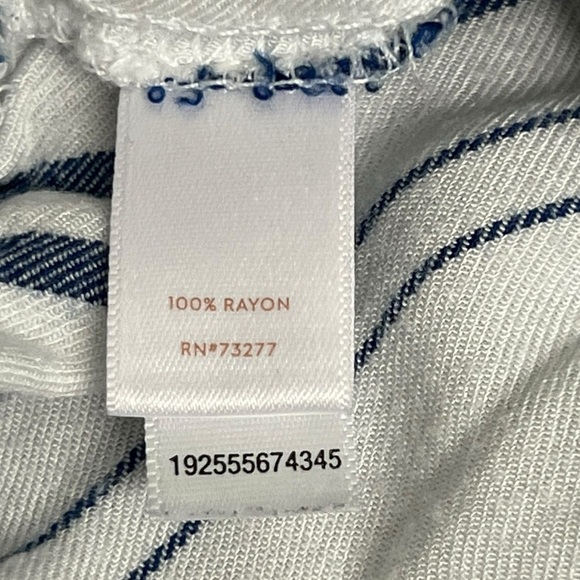 LC Lauren Conrad Blue and White Striped Capris - Picture 4 of 9